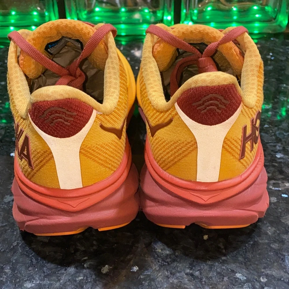 Hoka One One Clifton 9 Running Shoes Size 6.5 Amber Haze/ Sherbert - Picture 13 of 16